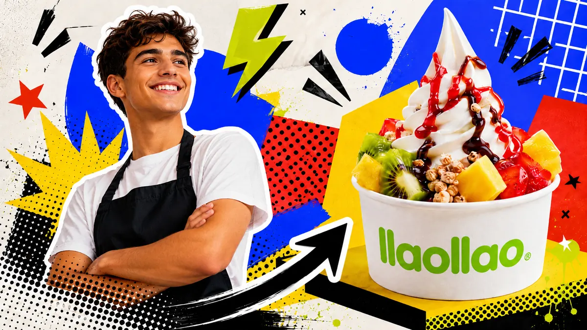 Joven emprendedor junto a un yogur helado de llaollao en una imagen colorida sobre oportunidades de negocio